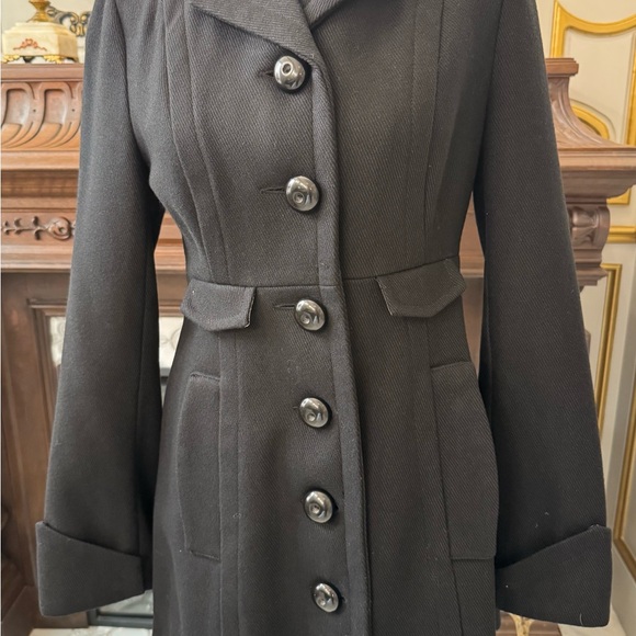 Elegant Black Women's Coat - Picture 1 of 10